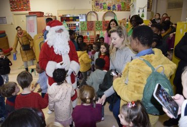 PÈRE NOËL DANS LES ÉCOLES ET CENTRES DE LOISIRS